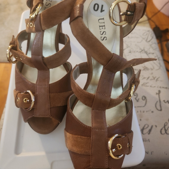 Guess Tan Strappy Heels with Gold Accents BRAND NEW NEVER WORN - Picture 2 of 5